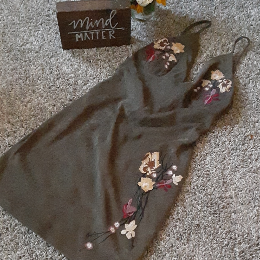 Floral print velvet dress